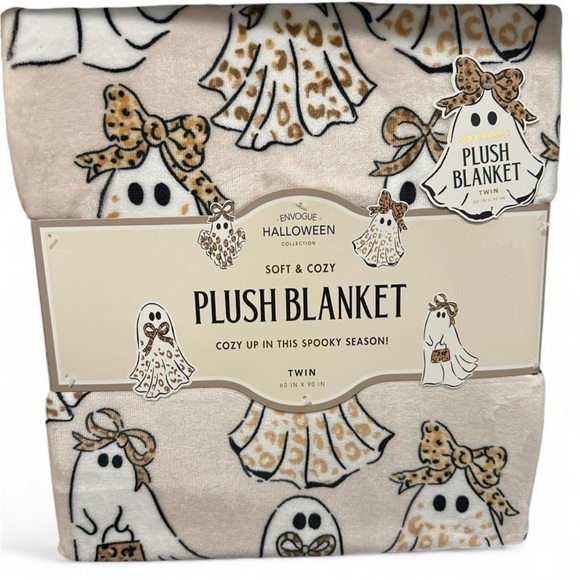 Envogue Halloween Collection Plush Blanket - Leopard Ghosts - Picture 1 of 1